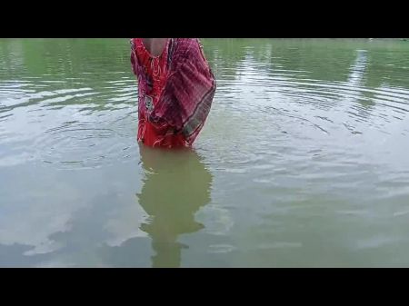 kavita babhi ki chuth ki maza liya dever na