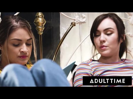 lesbian sex first time in school