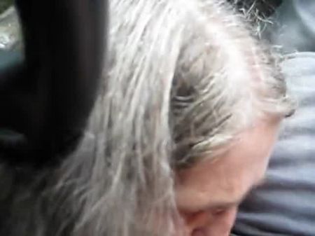 hot slut give blow job in car 16