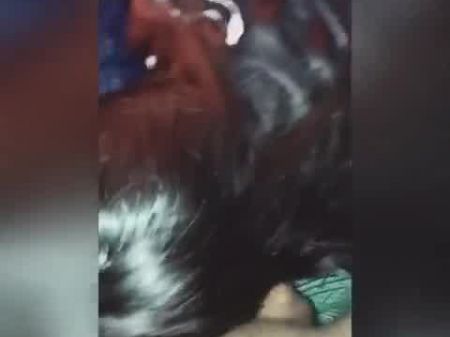 se escapa del marido para coger con un maduro por plata