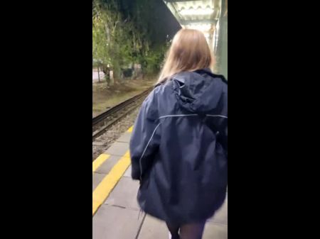 holding her piss