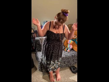 sexy nympho masterbates and talking dirty