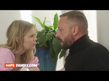 kenzie reeives