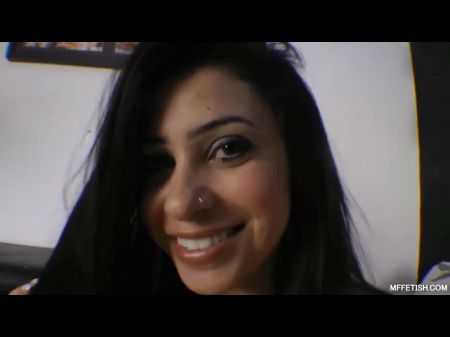 scratching with foot nails