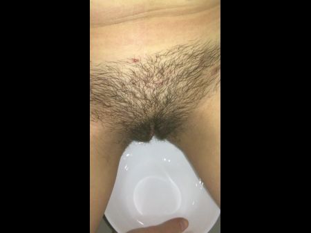 dutch pissing peeing