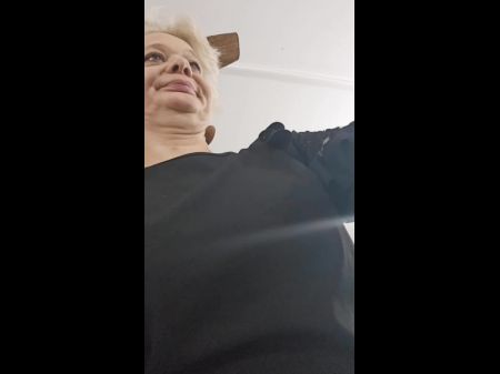 delivery boy fuck mom