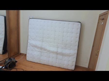 girl pee in pad video