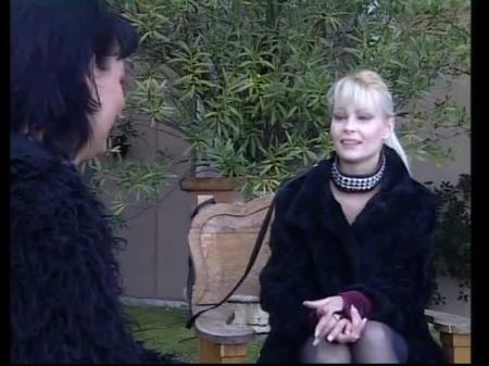 lesbian spanking orgasam