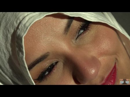 arab woman striptease