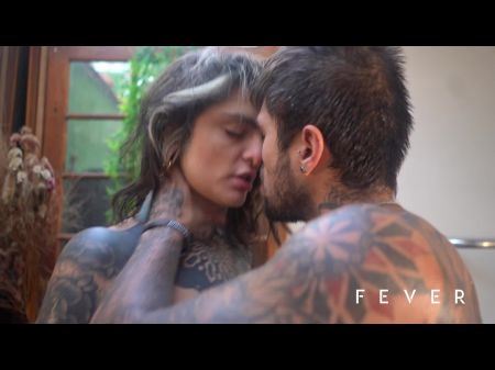 romance couple kissing